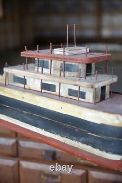 Modèle de bateau en bois de cargo vintage 6 pieds art populaire nautique Grands Lacs