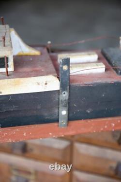 Modèle de bateau en bois de cargo vintage 6 pieds art populaire nautique Grands Lacs