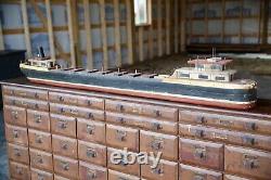 Modèle de bateau en bois de cargo vintage 6 pieds art populaire nautique des Grands Lacs