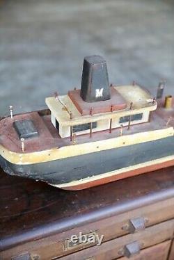 Modèle de bateau en bois de cargo vintage 6 pieds art populaire nautique des Grands Lacs