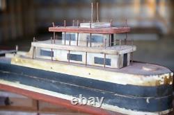Modèle de bateau en bois de cargo vintage 6 pieds art populaire nautique des Grands Lacs