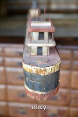 Modèle de bateau en bois de cargo vintage 6 pieds art populaire nautique des Grands Lacs