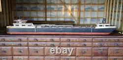 Modèle de bateau en bois de cargo vintage 6 pieds art populaire nautique des Grands Lacs