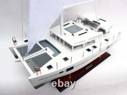 Modèle de bateau en bois de précision Yacht de luxe Catamaran Lagoon 450F L27.6 Neuf