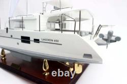 Modèle de bateau en bois de précision Yacht de luxe Catamaran Lagoon 450F L27.6 Neuf