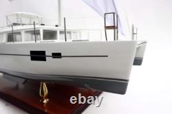 Modèle de bateau en bois de précision Yacht de luxe Catamaran Lagoon 450F L27.6 Neuf