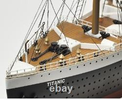 Modèle de bateau en bois du Titanic, 36 pouces de longueur, entièrement assemblé.