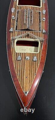 Modèle de bateau en bois peint de typhon Speed Boat Model