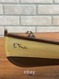 Modèle de bateau en bois vintage du fleuve Mississippi du Wisconsin avec support