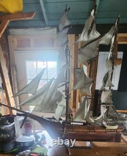 Modèle de bateau en bois vintage voilier clipper décor nautique. Très grand