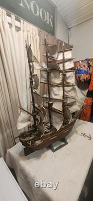 Modèle de bateau en bois vintage voilier clipper décor nautique. Très grand