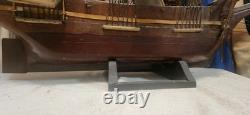 Modèle de bateau en bois vintage voilier clipper décor nautique. Très grand