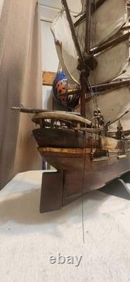Modèle de bateau en bois vintage voilier clipper décor nautique. Très grand