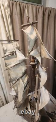 Modèle de bateau en bois vintage voilier clipper décor nautique. Très grand