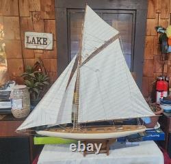 Modèle de bateau en bois vintage voilier clipper décoration nautique. Très grand