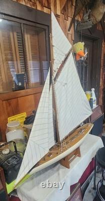 Modèle de bateau en bois vintage voilier clipper décoration nautique. Très grand
