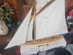 Modèle de bateau en bois vintage voilier clipper décoration nautique. Très grand