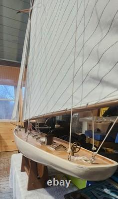 Modèle de bateau en bois vintage voilier clipper décoration nautique. Très grand