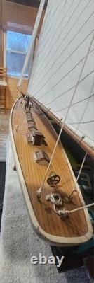 Modèle de bateau en bois vintage voilier clipper décoration nautique. Très grand