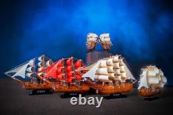 Modèle de bateau en bois voilier Bateau en bois classique à voile Décoration à l'échelle en bois