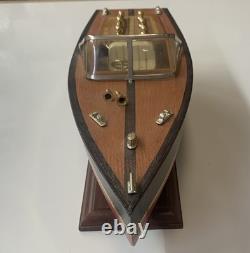 Modèle de bateau rapide en bois de style Chris-Craft vintage