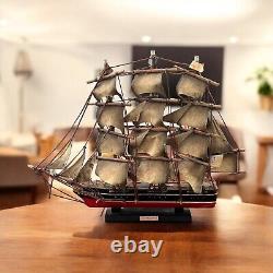 Modèle de grand navire en bois Cutty Sark vintage de la marine à voile, baleinier, pirate, côtier de mer.