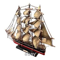 Modèle de grand navire en bois Cutty Sark vintage de la marine à voile, baleinier, pirate, côtier de mer.