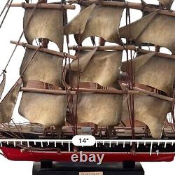 Modèle de grand navire en bois Cutty Sark vintage de la marine à voile, baleinier, pirate, côtier de mer.