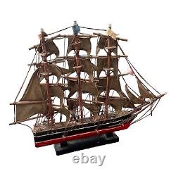 Modèle de grand navire en bois Cutty Sark vintage de la marine à voile, baleinier, pirate, côtier de mer.