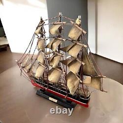 Modèle de grand navire en bois Cutty Sark vintage de la marine à voile, baleinier, pirate, côtier de mer.