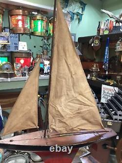 Modèle de jouet de bateau en bois navigable Bateau à voile de bassin Chester A Rimmer Architecte naval