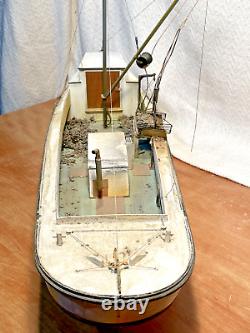 Modèle de navire BAY BUILT SHIP construit à partir de zéro par Steve Rogers avec brevet de gréement de langue.