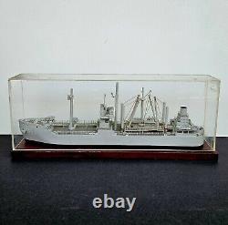 Modèle de navire de la Seconde Guerre mondiale en bois vintage fait à la main