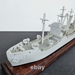 Modèle de navire de la Seconde Guerre mondiale en bois vintage fait à la main