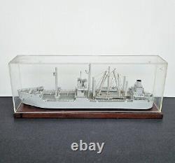 Modèle de navire de la Seconde Guerre mondiale en bois vintage fait à la main