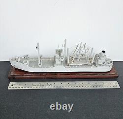 Modèle de navire de la Seconde Guerre mondiale en bois vintage fait à la main