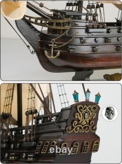 Modèle de navire pirate en noyer antique perle noire 20,5 pour les collectionneurs