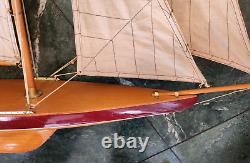 Modèle de voilier de bassin en bois Vintage 1895 Cup Racer 36 Sloop Boat