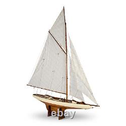 Modèle de voilier en bois du J Class Yacht Columbia 1901, bateau construit pour la Coupe de l'America.
