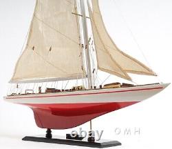 Modèle de yacht ENDEAVOUR de 24 pouces, peint en rouge et blanc, décoration nautique d'un voilier en exposition