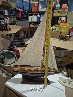 Modèle de yacht de course 24,5 en bois Bateau à voile Bateau de navigation Décoration intérieure en bois de qualité
