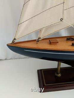 Modèle de yacht de course 24.5 en bois Voilier Bateau à voile Décoration intérieure en bois de qualité