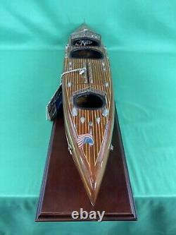 Modèle en acajou de bateau à moteur Chris Craft Triple Cockpit Authentic Models NICE