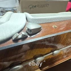Modèle en bois Riva Aquarama Bateau rapide italien 2 pieds 24 en bois 31 base