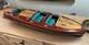 Modèle En Bois De Bateau à Moteur Peint Chris Craft Triple Cockpit 30 X 9.5
