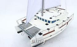 Modèle en bois de catamaran moderne Lagoon 500 yacht 27.5