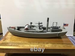 Modèle en bois fait main d'un bateau de sauvetage aérien et maritime de 63' de la marine américaine de la Seconde Guerre mondiale