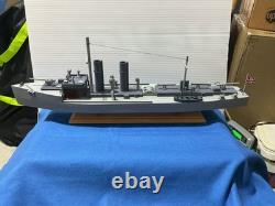 Modèle en bois fait main du HMS Firedrake, destroyer de torpilles britannique de la Première Guerre mondiale