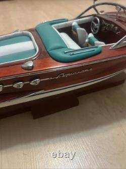 Modèle réduit de bateau Riva Aquarama 20 Blanc Vert en Bois 53cm Bateau à Moteur Italien Fait Main