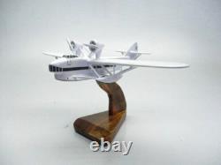 Modèle réduit en bois d'acajou de l'avion amphibie soviétique SH-5 Shavrov nouvel.